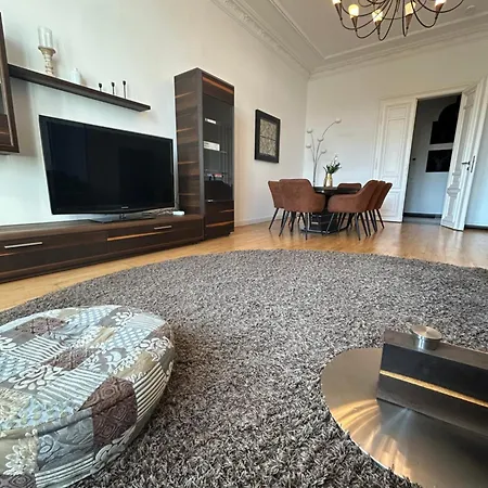 Apartment **traumhafte City-wohnung // 120qm // 4-raeume** Leipzig