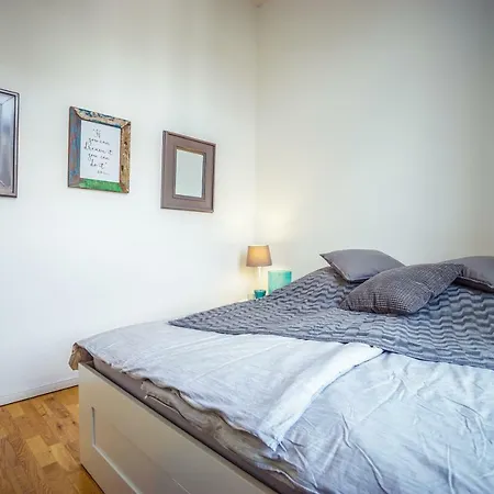**traumhafte City-wohnung // 120qm // 4-raeume** Apartment
