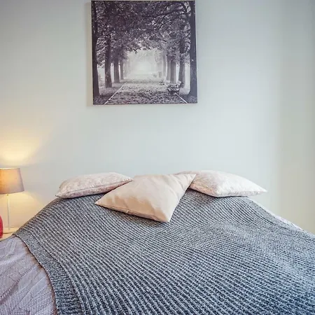Apartment **traumhafte City-wohnung // 120qm // 4-raeume**