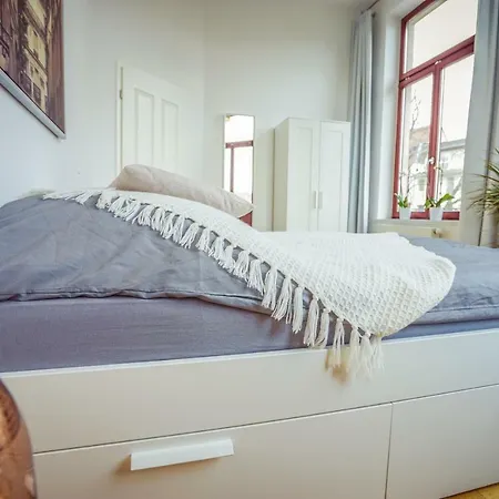 Apartment **traumhafte City-wohnung // 120qm // 4-raeume**